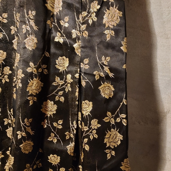 Vintage 40's classic brocade dress w/ keyhole neck & metallic gold roses - Picture 11 of 16